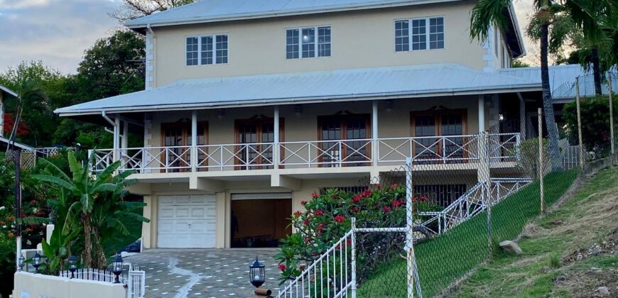 Burleigh Heights Home