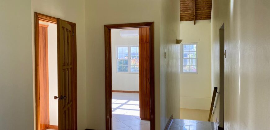 Burleigh Heights Home