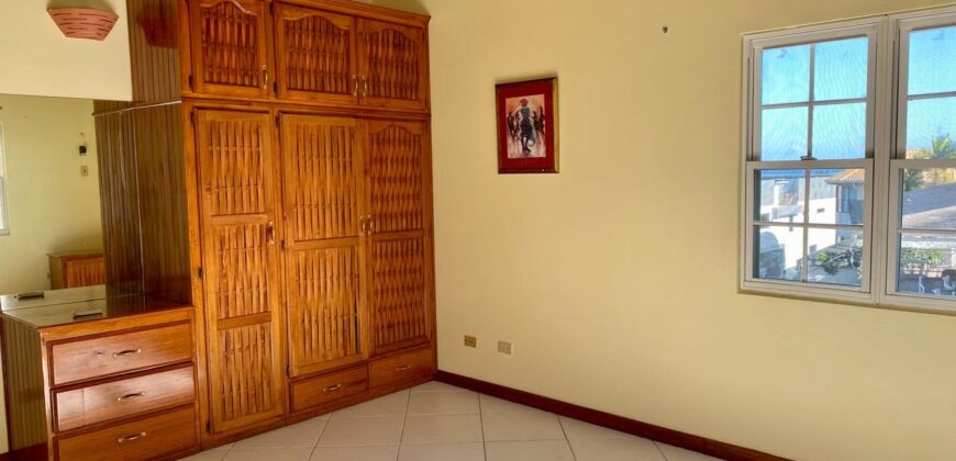 Burleigh Heights Home