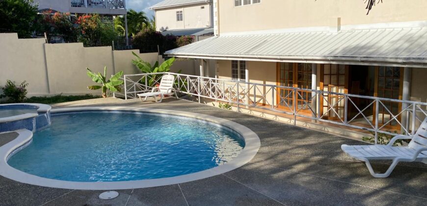Burleigh Heights Home